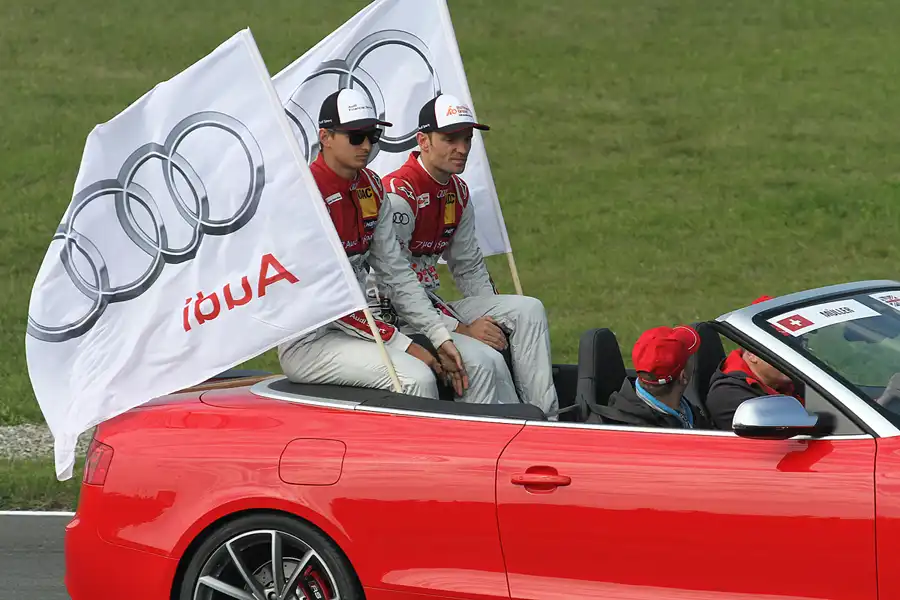 076 | 2015 | Motorsport Arena Oschersleben | DTM | Fahrerparade | Nico Müller + Jamie Green | © carsten riede fotografie