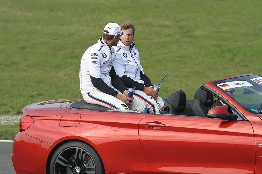 079 | 2015 | Motorsport Arena Oschersleben | DTM | Fahrerparade | Martin Tomczyk + Antonio Felix Da Costa | © carsten riede fotografie