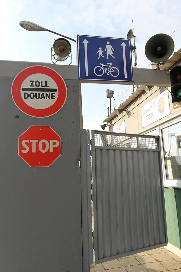 004 | 2015 | Oschersleben | Ostalgie-Kantine im Klubhaus der Werktätigen + Fahrzeugmuseum | © carsten riede fotografie