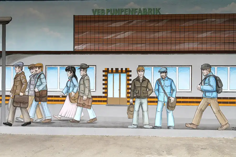 027 | 2015 | Oschersleben | Ostalgie-Kantine im Klubhaus der Werktätigen + Fahrzeugmuseum | © carsten riede fotografie