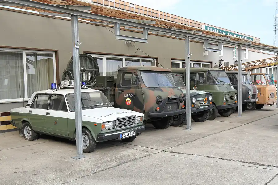040 | 2015 | Oschersleben | Ostalgie-Kantine im Klubhaus der Werktätigen + Fahrzeugmuseum | © carsten riede fotografie