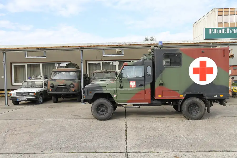 041 | 2015 | Oschersleben | Ostalgie-Kantine im Klubhaus der Werktätigen + Fahrzeugmuseum | © carsten riede fotografie
