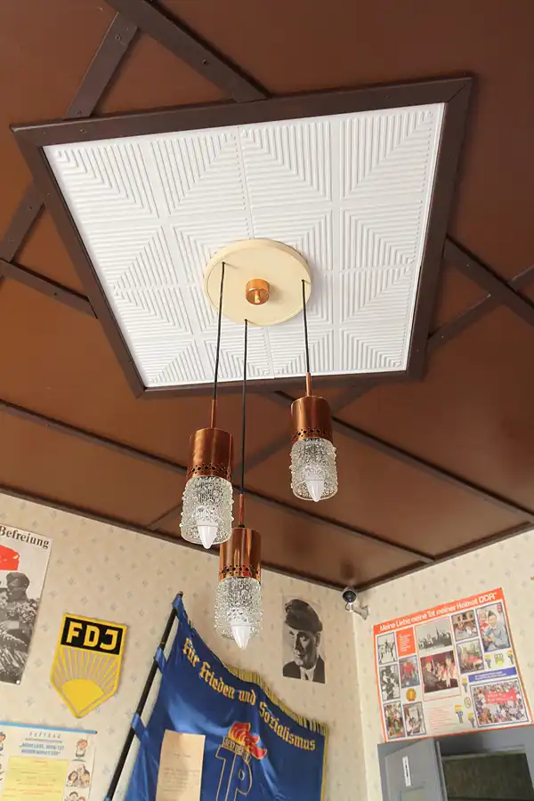 050 | 2015 | Oschersleben | Ostalgie-Kantine im Klubhaus der Werktätigen + Fahrzeugmuseum | © carsten riede fotografie