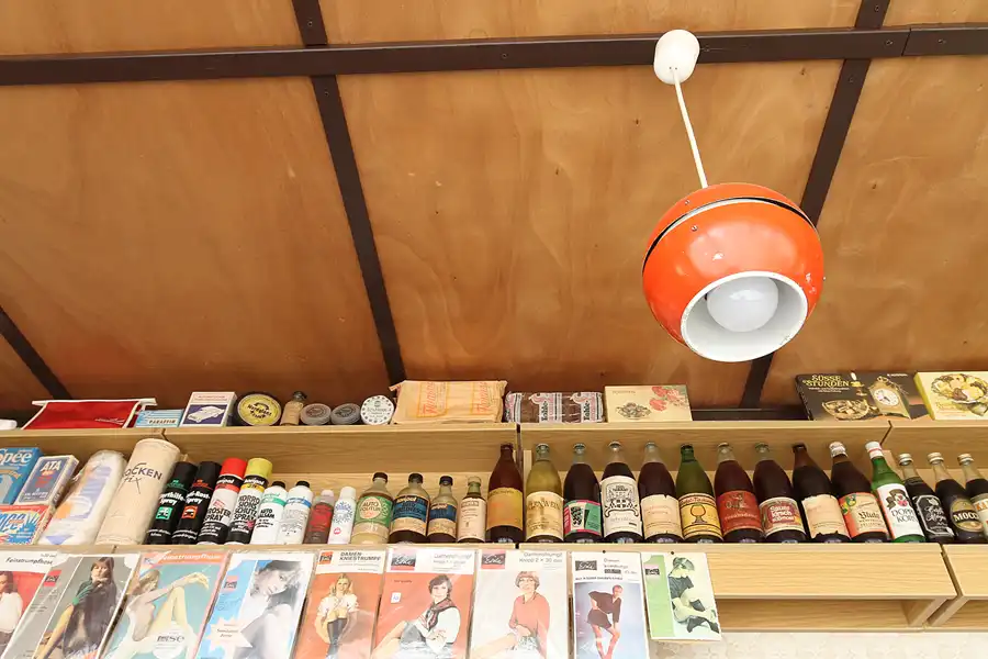 055 | 2015 | Oschersleben | Ostalgie-Kantine im Klubhaus der Werktätigen + Fahrzeugmuseum | © carsten riede fotografie