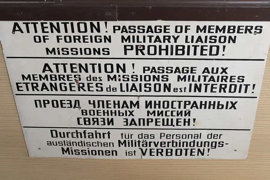 059 | 2015 | Oschersleben | Ostalgie-Kantine im Klubhaus der Werktätigen + Fahrzeugmuseum | © carsten riede fotografie