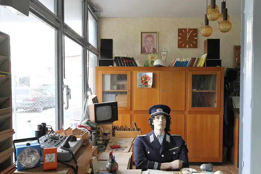 062 | 2015 | Oschersleben | Ostalgie-Kantine im Klubhaus der Werktätigen + Fahrzeugmuseum | © carsten riede fotografie
