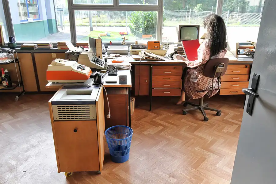 068 | 2015 | Oschersleben | Ostalgie-Kantine im Klubhaus der Werktätigen + Fahrzeugmuseum | © carsten riede fotografie
