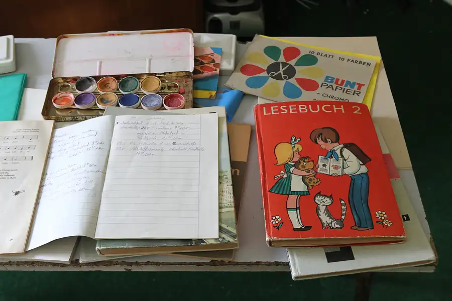 087 | 2015 | Oschersleben | Ostalgie-Kantine im Klubhaus der Werktätigen + Fahrzeugmuseum | © carsten riede fotografie