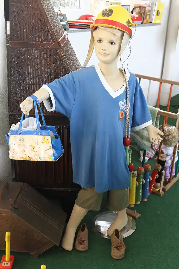 093 | 2015 | Oschersleben | Ostalgie-Kantine im Klubhaus der Werktätigen + Fahrzeugmuseum | © carsten riede fotografie