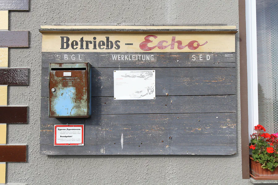044 | 2015 | Oschersleben | Ostalgie-Kantine im Klubhaus der Werktätigen + Fahrzeugmuseum | © carsten riede fotografie