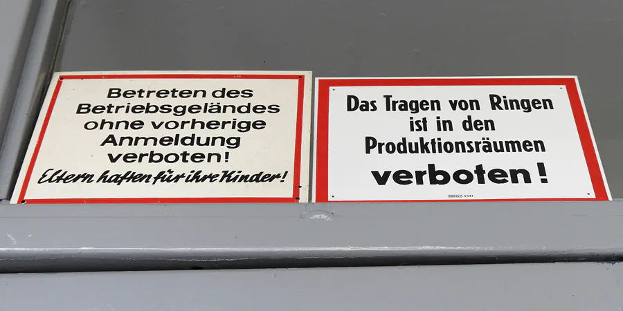 066 | 2015 | Oschersleben | Ostalgie-Kantine im Klubhaus der Werktätigen + Fahrzeugmuseum | © carsten riede fotografie