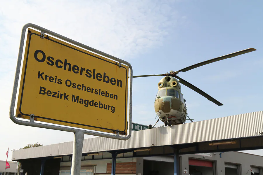 134 | 2015 | Oschersleben | Ostalgie-Kantine im Klubhaus der Werktätigen + Fahrzeugmuseum | © carsten riede fotografie