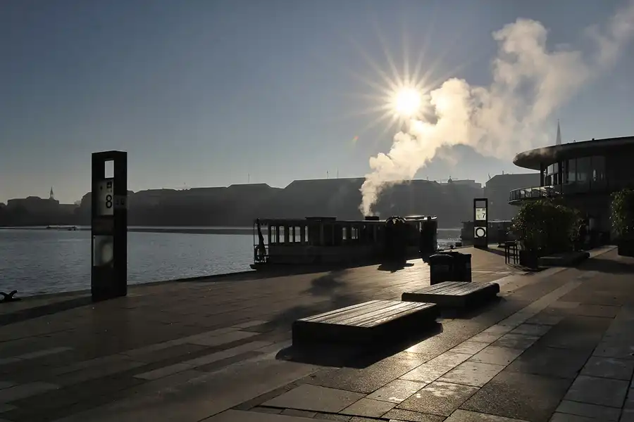 022 | 2015 | Hamburg | Binnenalster | © carsten riede fotografie