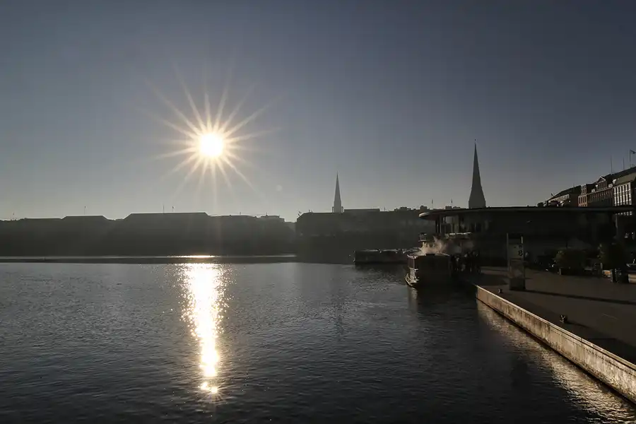 023 | 2015 | Hamburg | Binnenalster | © carsten riede fotografie
