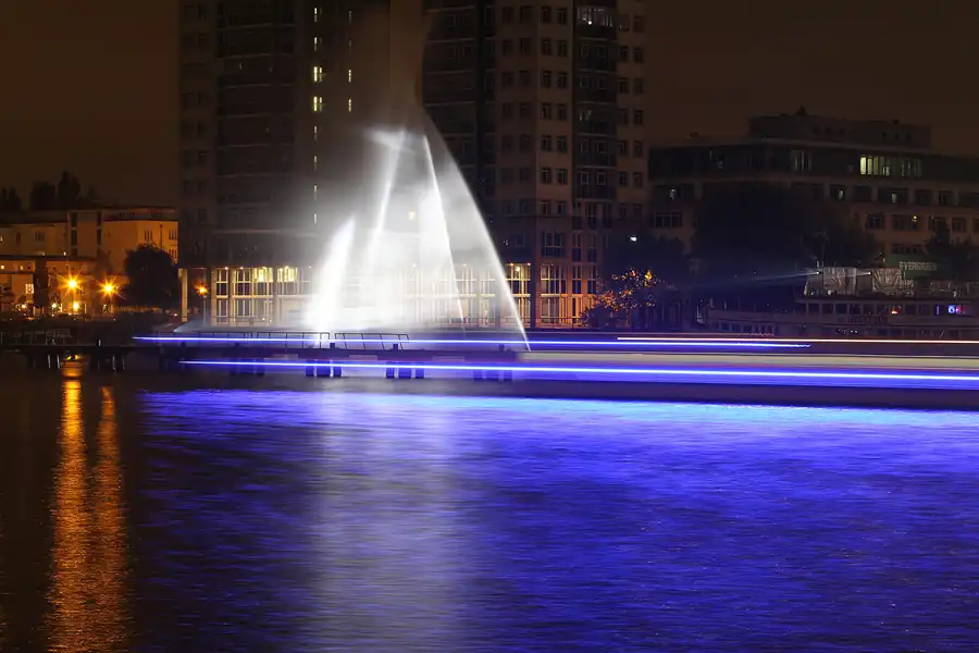 010 | 2015 | Berlin | Osthafen – Das Geisterschiff | © carsten riede fotografie