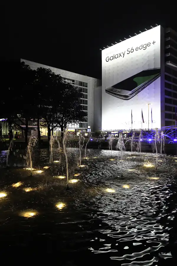 039 | 2015 | Berlin | Ernst-Reuter-Platz | © carsten riede fotografie