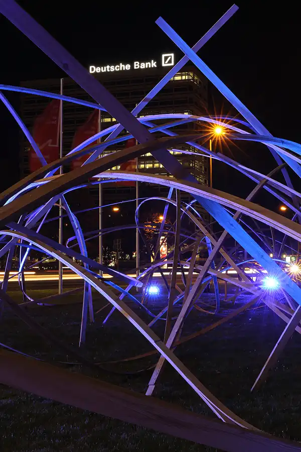 053 | 2015 | Berlin | Ernst-Reuter-Platz | © carsten riede fotografie