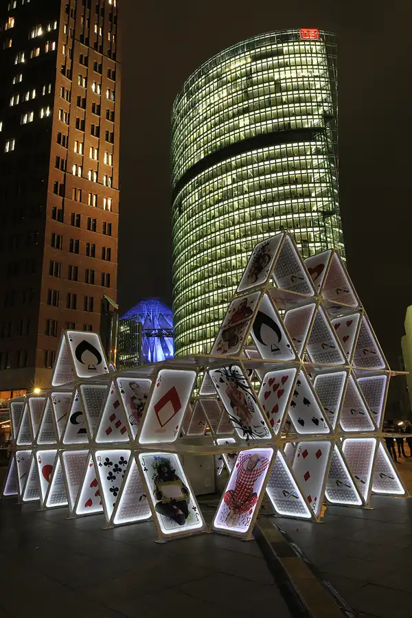 104 | 2015 | Berlin | Potsdamer Platz – House Of Cards | © carsten riede fotografie
