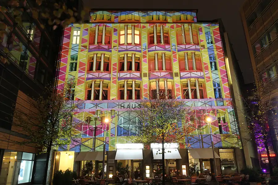 109 | 2015 | Berlin | Potsdamer Platz – Weinhaus Huth | © carsten riede fotografie