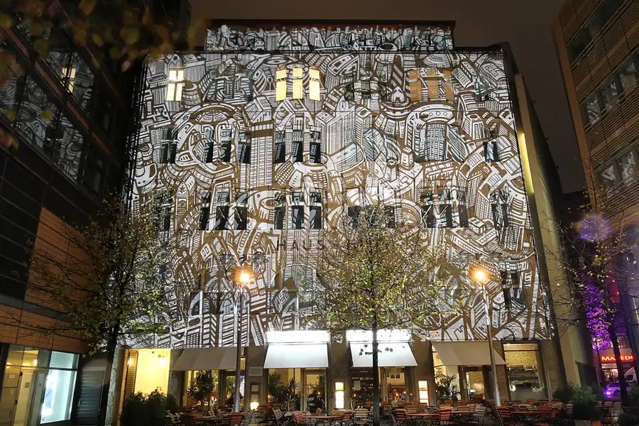 111 | 2015 | Berlin | Potsdamer Platz – Weinhaus Huth | © carsten riede fotografie