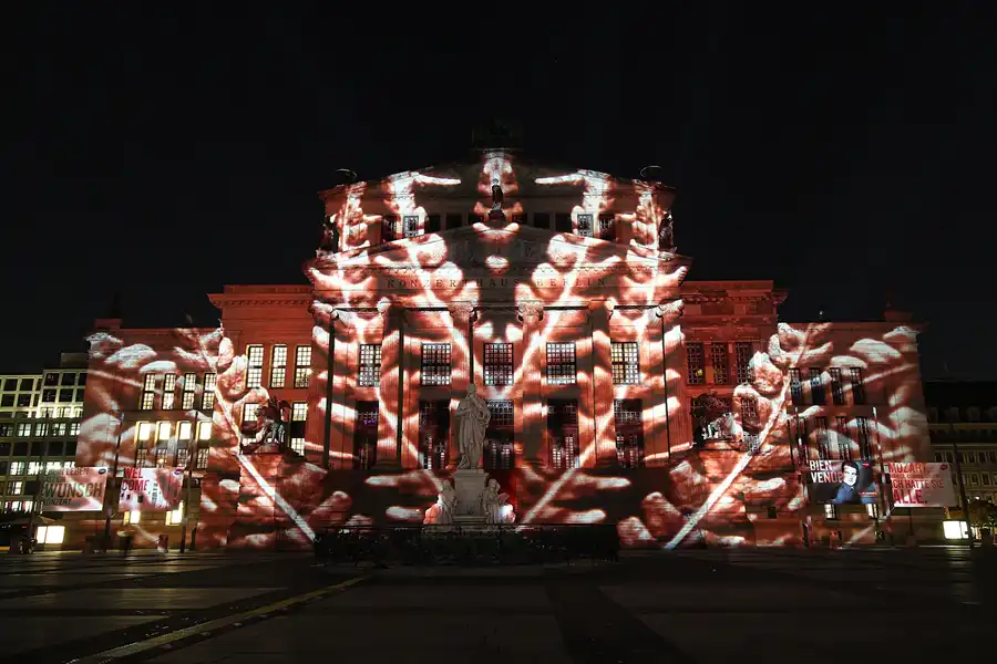 142 | 2015 | Berlin | Gendarmenmarkt – Konzerthaus Berlin | © carsten riede fotografie