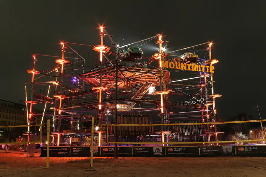 205 | 2015 | Berlin | Mountmitte | © carsten riede fotografie