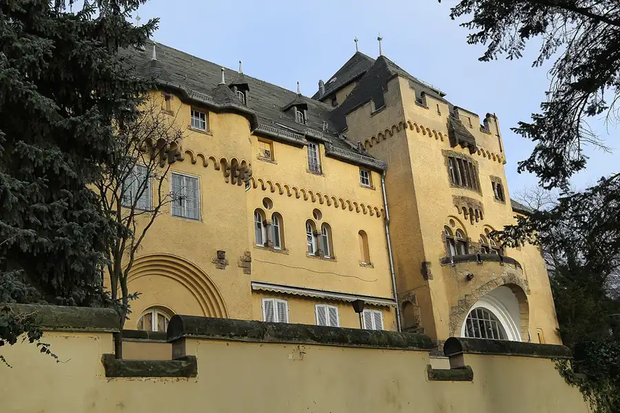 002 | 2015 | Kleinmachnow | Die neue Hakeburg | © carsten riede fotografie