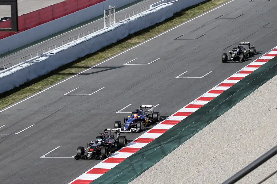 141 | 2016 | Barcelona | McLaren-Honda MP4-31 | Fernando Alonso + Sauber-Ferrari C35 | Felipe Nasr + Renault R.S.16 | Jolyon Palmer | © carsten riede fotografie
