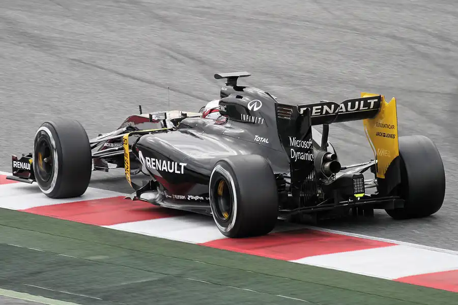 232 | 2016 | Barcelona | Renault R.S.16 | Kevin Magnussen | © carsten riede fotografie