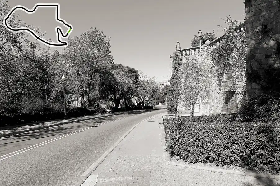 021 | 2016 | Barcelona | Passeig De Santa Madrona | © carsten riede fotografie