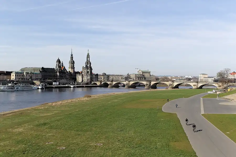 051 | 2016 | Dresden | Elbpanorama | © carsten riede fotografie