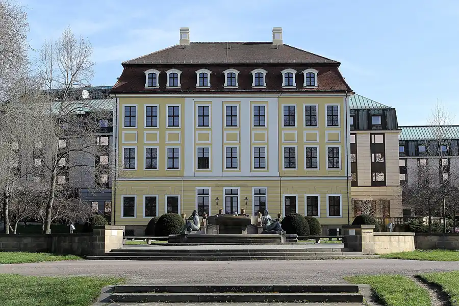 124 | 2016 | Dresden | Königsufer | © carsten riede fotografie