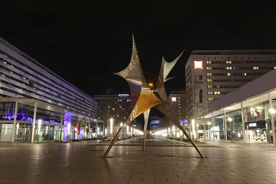 142 | 2016 | Dresden | Prager Strasse | © carsten riede fotografie