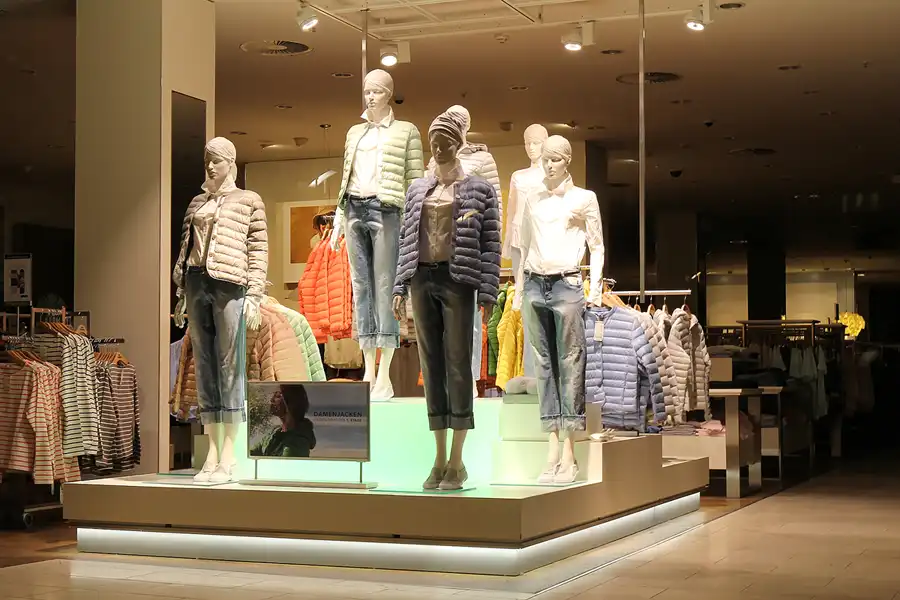 143 | 2016 | Dresden | Prager Strasse | © carsten riede fotografie