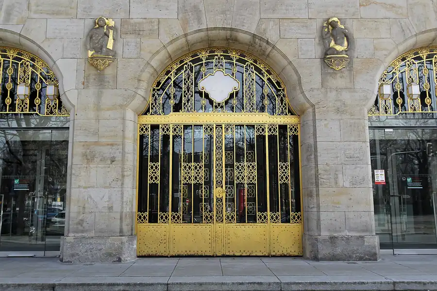 147 | 2016 | Dresden | Sachsenallee | © carsten riede fotografie