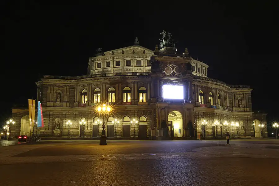 153 | 2016 | Dresden | Semperoper | © carsten riede fotografie