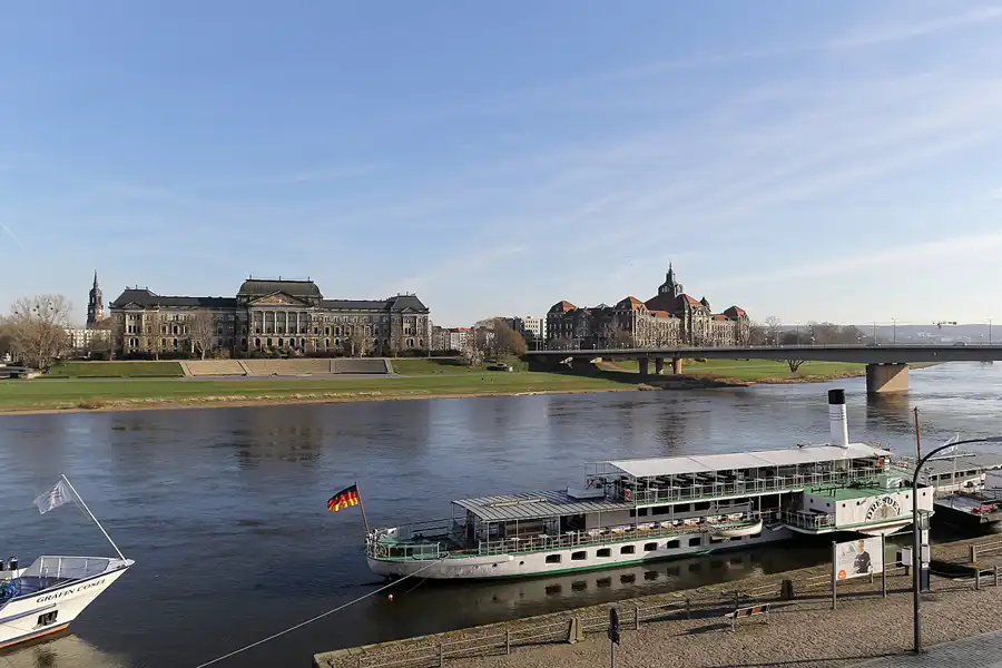 159 | 2016 | Dresden | Sächsisches Staatsministerium + Sächsische Staatskanzlei | © carsten riede fotografie