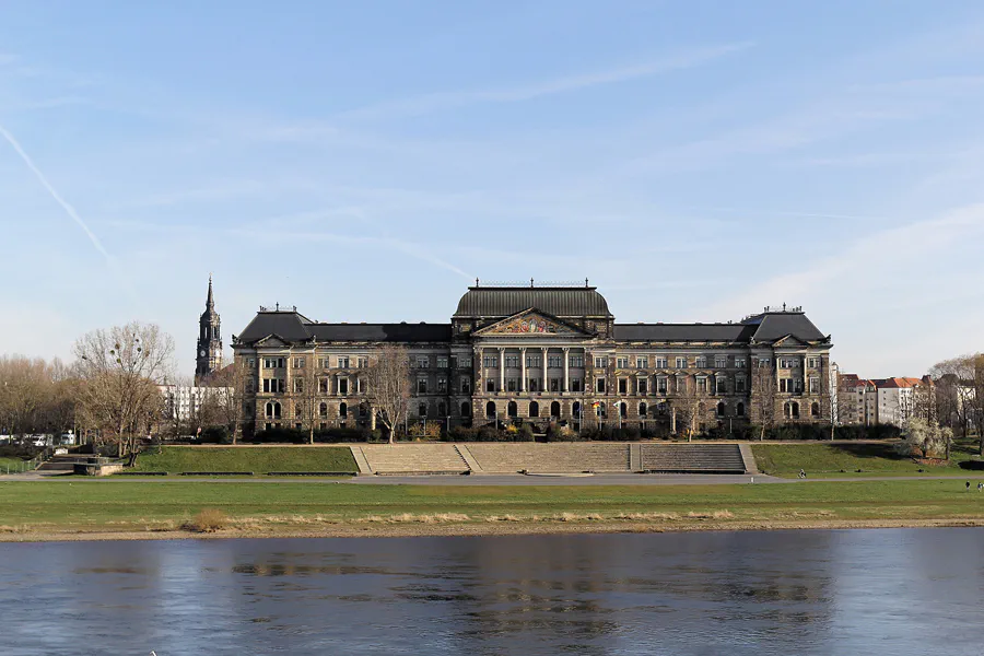 157 | 2016 | Dresden | Sächsisches Staatsministerium | © carsten riede fotografie