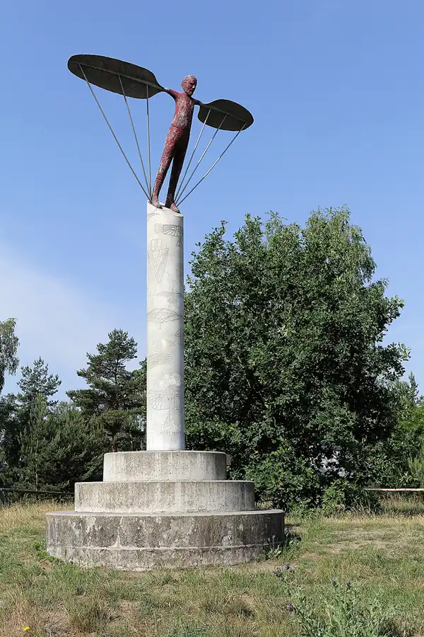 021 | 2016 | Gollenberg OT Stölln | Am Gollenberg OTto-Lilienthal-Denkmal | © carsten riede fotografie