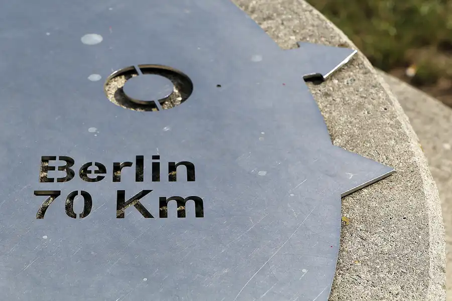 025 | 2016 | Gollenberg OT Stölln | Am Gollenberg OTto-Lilienthal-Denkmal | © carsten riede fotografie