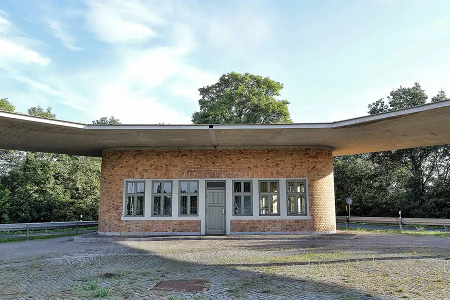 005 | 2016 | Fürstenwalde | Reichsautobahn-Tankstelle Typ Fürstenwalde | © carsten riede fotografie