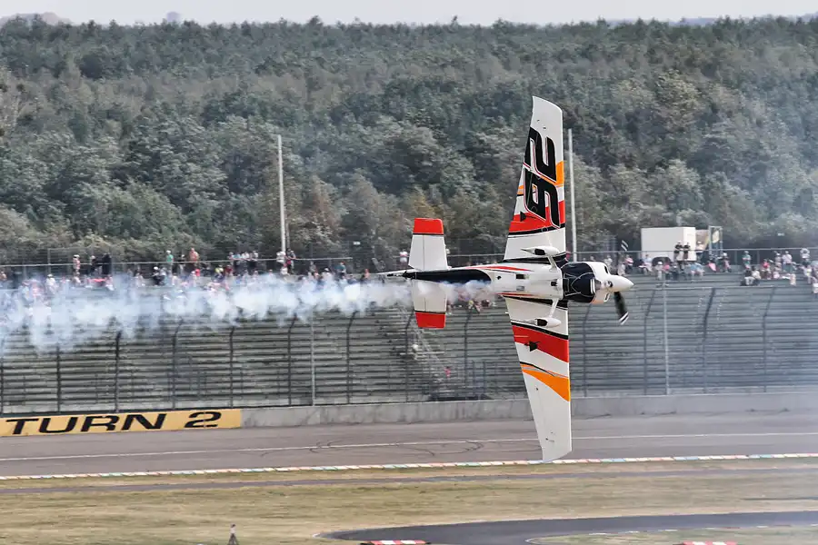 089 | 2016 | Eurospeedway | Red Bull Air Race – Master Class N° 26 – Juan Velarde | © carsten riede fotografie