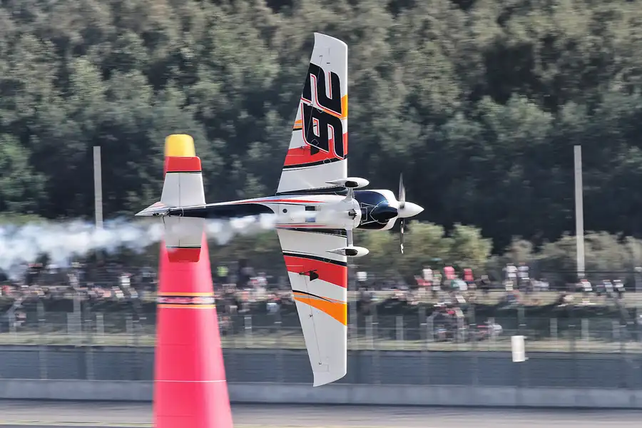 095 | 2016 | Eurospeedway | Red Bull Air Race – Master Class N° 26 – Juan Velarde | © carsten riede fotografie