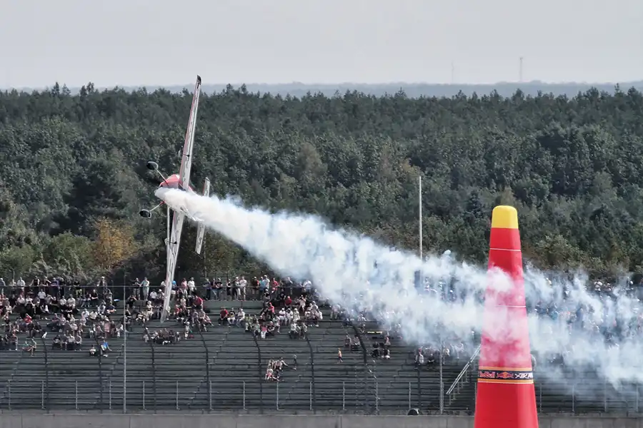 122 | 2016 | Eurospeedway | Red Bull Air Race – Master Class N° 37 – Peter Podlunsek | © carsten riede fotografie