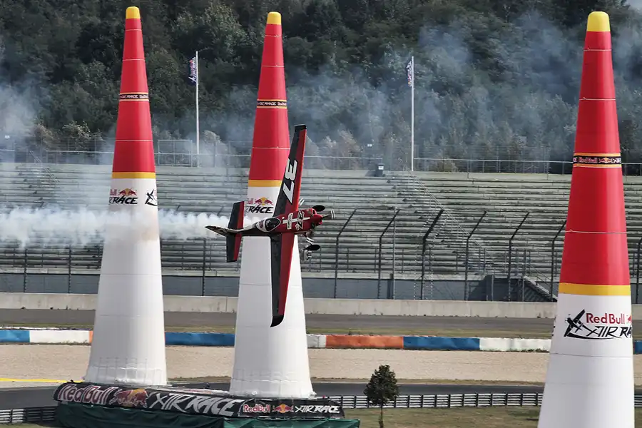 123 | 2016 | Eurospeedway | Red Bull Air Race – Master Class N° 37 – Peter Podlunsek | © carsten riede fotografie