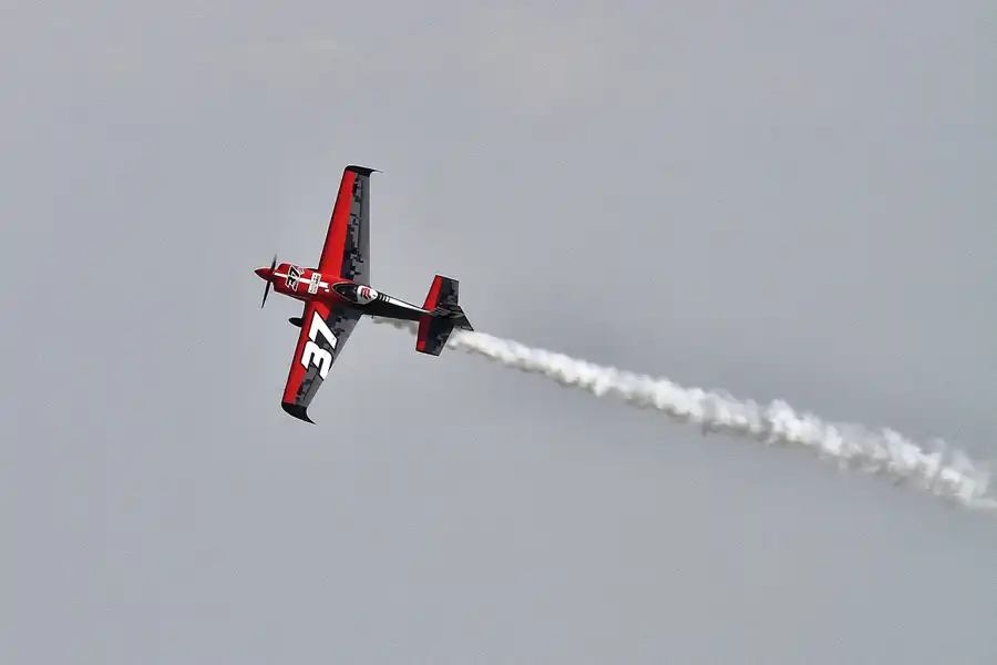 132 | 2016 | Eurospeedway | Red Bull Air Race – Master Class N° 37 – Peter Podlunsek | © carsten riede fotografie