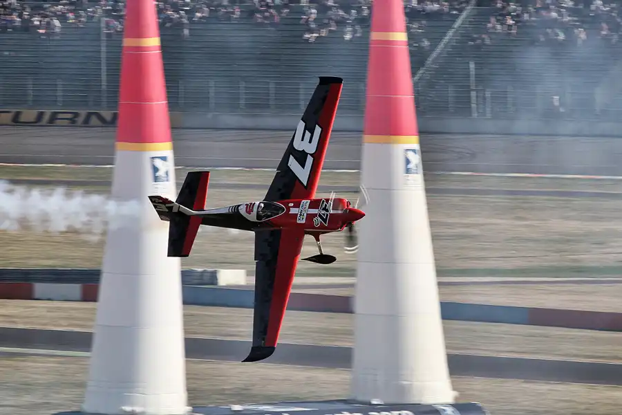 134 | 2016 | Eurospeedway | Red Bull Air Race – Master Class N° 37 – Peter Podlunsek | © carsten riede fotografie