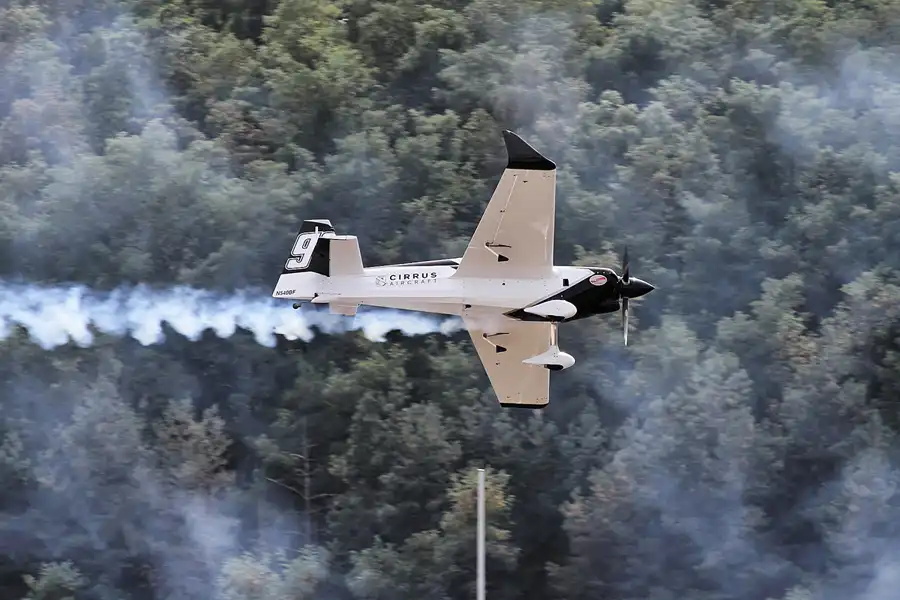 158 | 2016 | Eurospeedway | Red Bull Air Race – Master Class N° 99 – Michael Goulian | © carsten riede fotografie