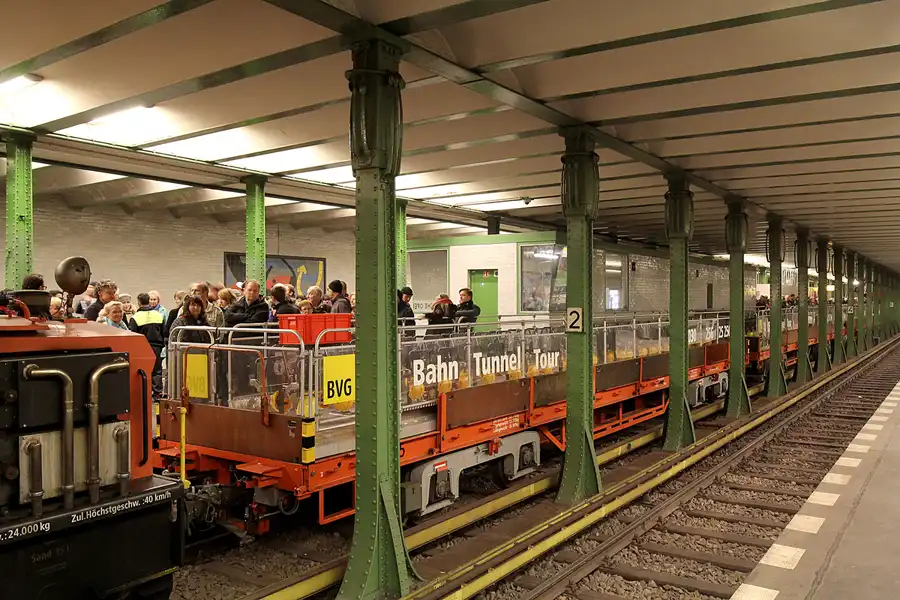 002 | 2016 | Berlin | U-Bahn-Cabrio-Tunnel-Tour | © carsten riede fotografie