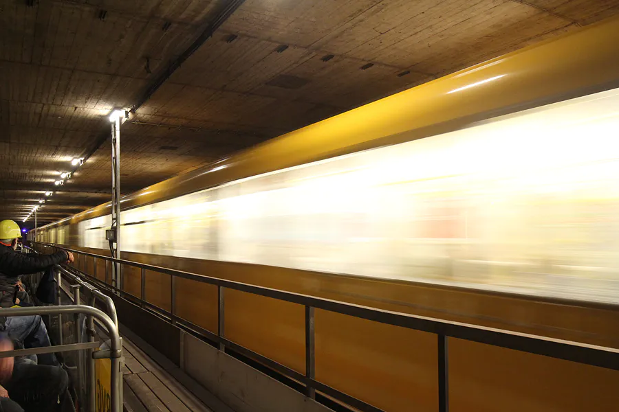 039 | 2016 | Berlin | U-Bahn-Cabrio-Tunnel-Tour | © carsten riede fotografie
